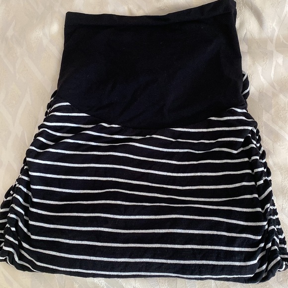 Splendid Maternity Skirt with Belly Panel - Picture 2 of 3